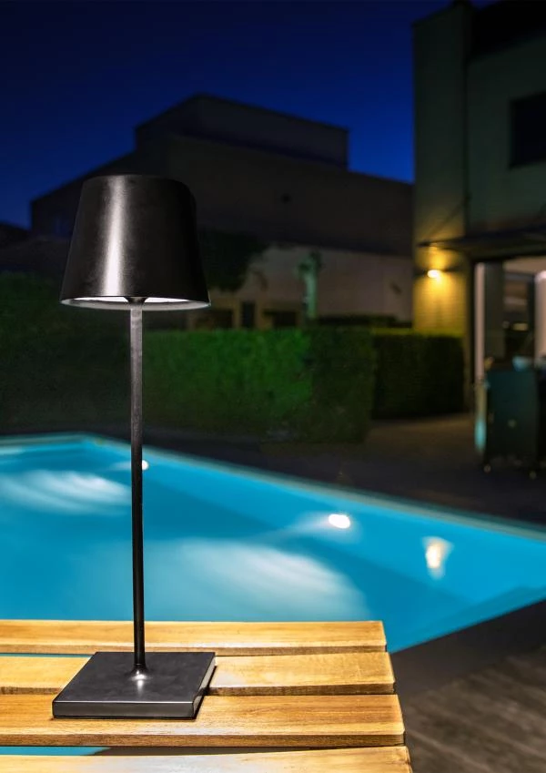 Lucide JUSTIN - Lampe de table Extérieur Rechargeable - Batterie - Ø 11 cm - LED Dim. - 1x2,2W 3000K - IP54 - 3 StepDim - Noir - ambiance 1